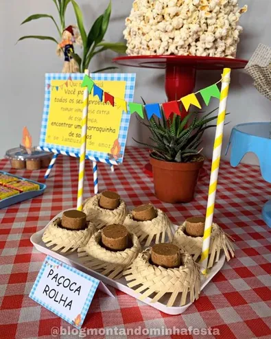 decoracao-de-festa-junina-para-escolas-barracas-comidas-tipicas_2